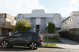 3642 Clarington Ave in Los Angeles, CA - Building Photo - Building Photo