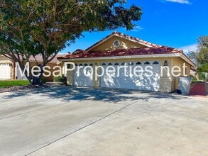 17928 Sunburst Rd in Victorville, CA - Foto de edificio - Building Photo
