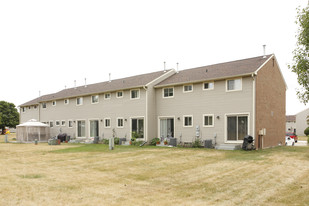 Canterbury Mews Cooperative in Canton, MI - Foto de edificio - Building Photo