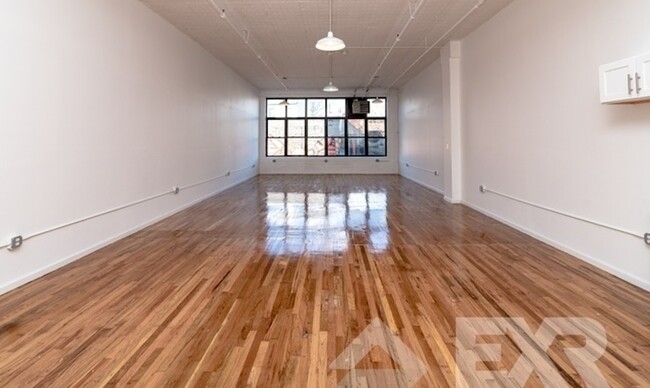 255 McKibbin St in Brooklyn, NY - Building Photo - Building Photo