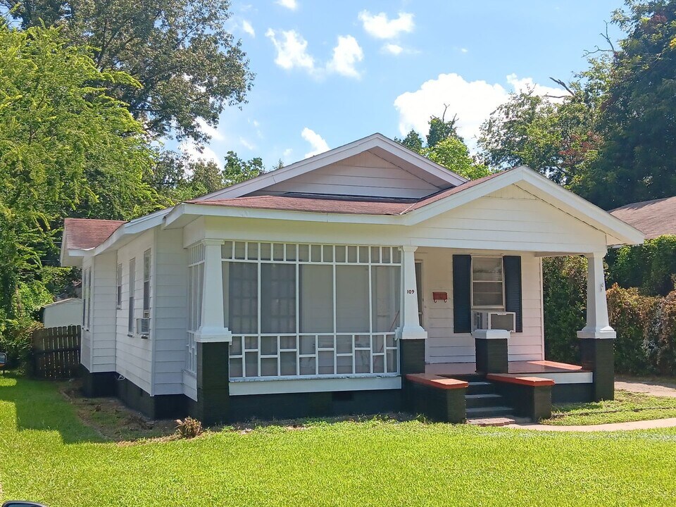 109 E Dalzell St in Shreveport, LA - Building Photo