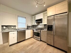 137 Sutton St, Unit 2 in Providence, RI - Building Photo - Building Photo