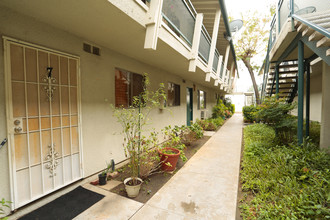 Hillside Apartments in La Habra, CA - Building Photo - Building Photo