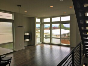 6417 26th Ave NW in Seattle, WA - Building Photo - Building Photo