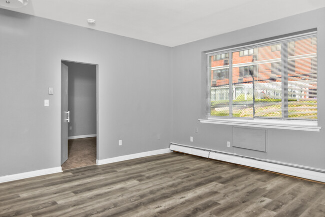 Woodland Apartments in Hartford, CT - Building Photo - Building Photo