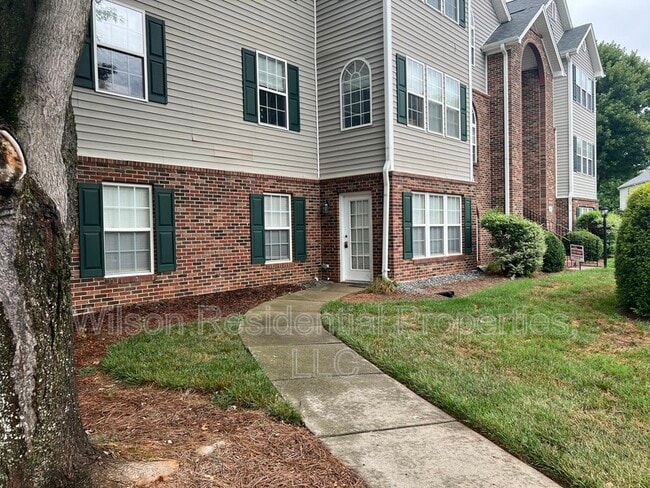 914 Scholastic Ct in Winston-Salem, NC - Building Photo - Building Photo