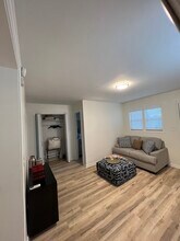 1090 Mayson Turner Rd NW, Unit Powerhouse Apartment in Atlanta, GA - Building Photo - Building Photo