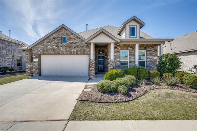 713 Falcon Rd in Argyle, TX - Building Photo