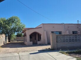 613 W 41st St in Tucson, AZ - Building Photo