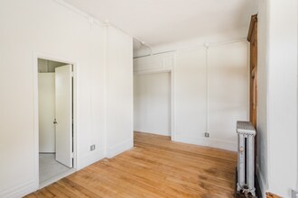 223 E Ferry St, Unit 101 in Detroit, MI - Foto de edificio - Building Photo