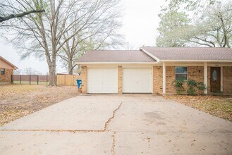 3050 Orange St in Waller, TX - Building Photo - Building Photo