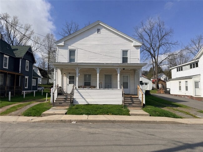 10 Columbia St