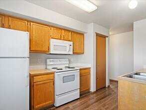 6305F Chapel Hill Blvd in Pasco, WA - Building Photo - Building Photo