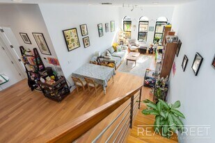 580 Marcy Ave in Brooklyn, NY - Building Photo