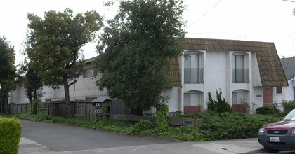 20928 Chester St in Castro Valley, CA - Building Photo - Building Photo