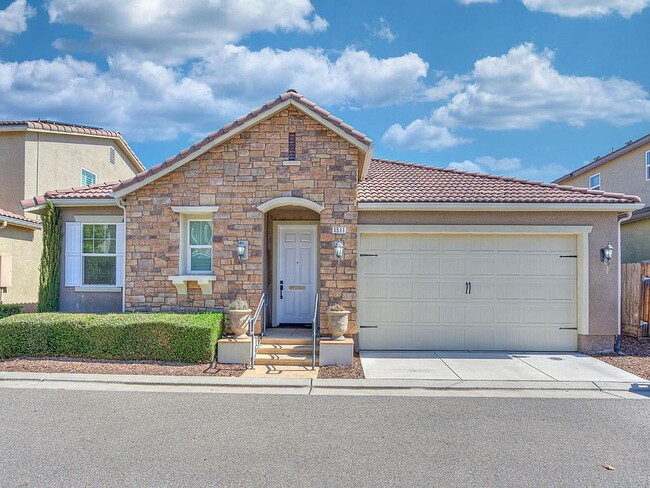 property at 1511 N Encoure Way