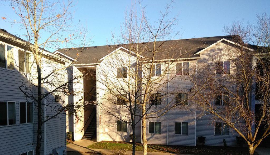 Foster Plaza Apartments in Portland, OR - Foto de edificio