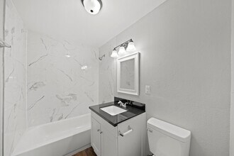 516 Coleman St in Clute, TX - Building Photo - Building Photo