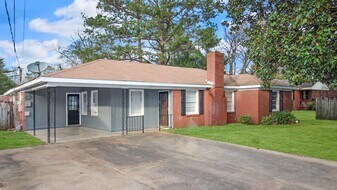 3739 Honeysuckle Ct in Montgomery, AL - Building Photo