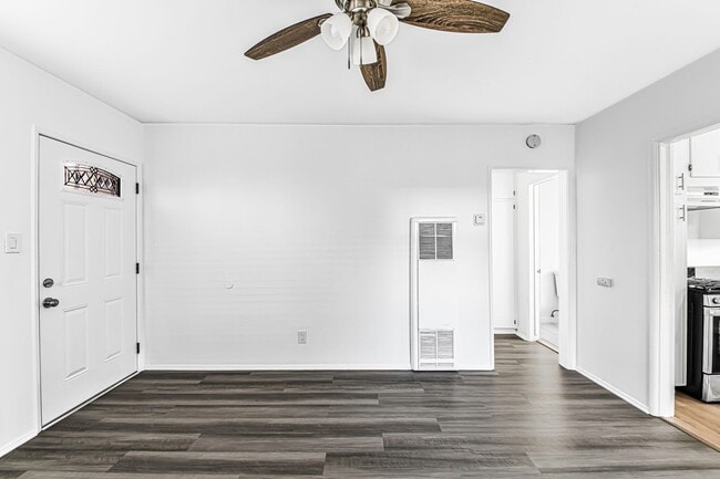 1631 E 4th St, Unit 1635 - 3 in Long Beach, CA - Building Photo - Building Photo