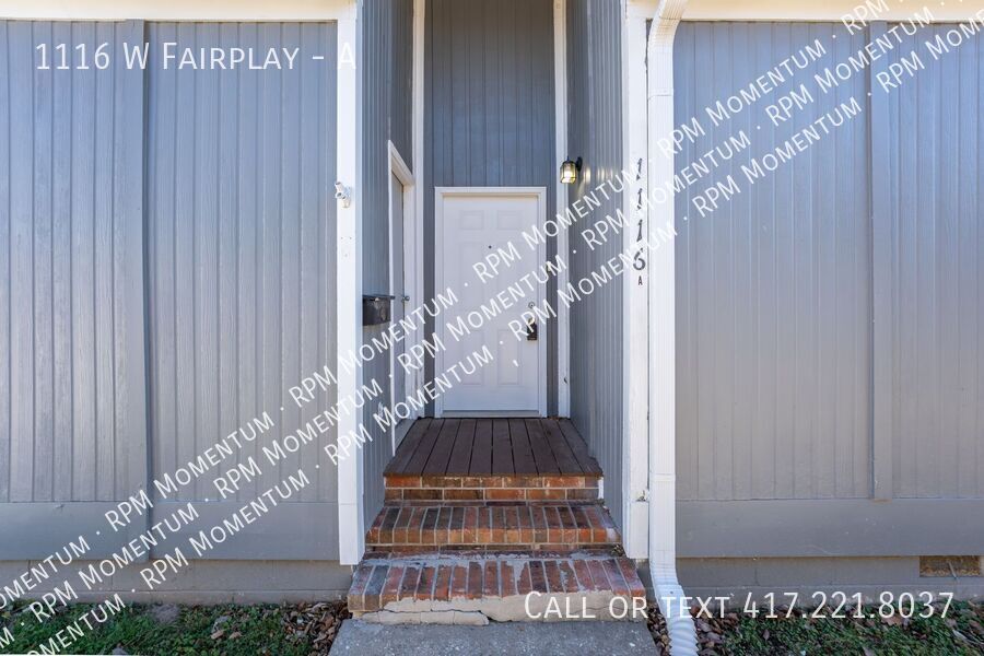 1116 W Fair Play St in Bolivar, MO - Building Photo