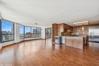 405 N Wabash Ave in Chicago, IL - Building Photo - Building Photo