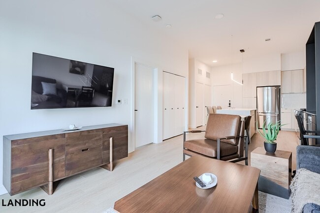 2623 Keene St, Unit 558 in Houston, TX - Foto de edificio - Building Photo