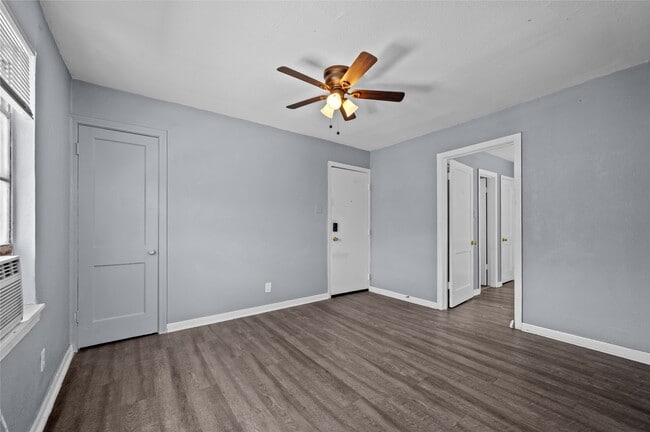 property at 1921 McDuffie St