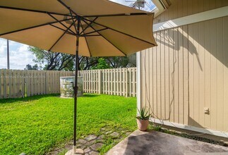 3588 NW 111th Ave in Sunrise, FL - Building Photo - Building Photo