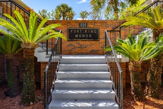 Fort King Manor in Ocala, FL - Foto de edificio - Building Photo