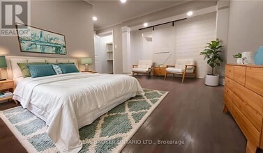 118 Sandringham Dr in Barrie, ON - Building Photo - Building Photo