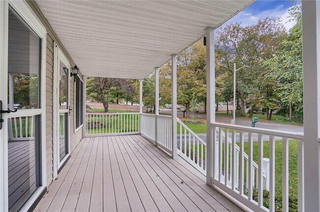 3 Maplewood Terrace-Unit -1 in Goshen, NY - Building Photo - Building Photo