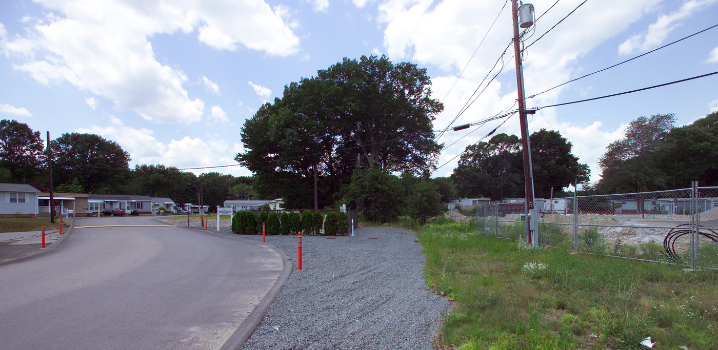 160 Washington St in Plainville, MA - Building Photo