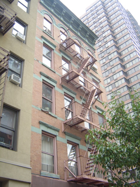 161 E 96th St in New York, NY - Building Photo