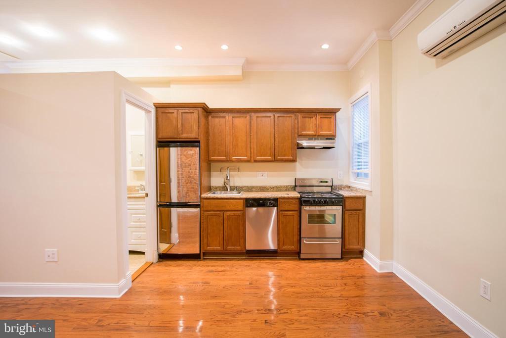 2506 S Broad St in Philadelphia, PA - Building Photo