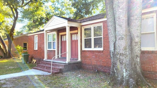 property at 4 Woodlawn Ct