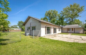 10077 Church Ave in D'Iberville, MS - Building Photo - Building Photo