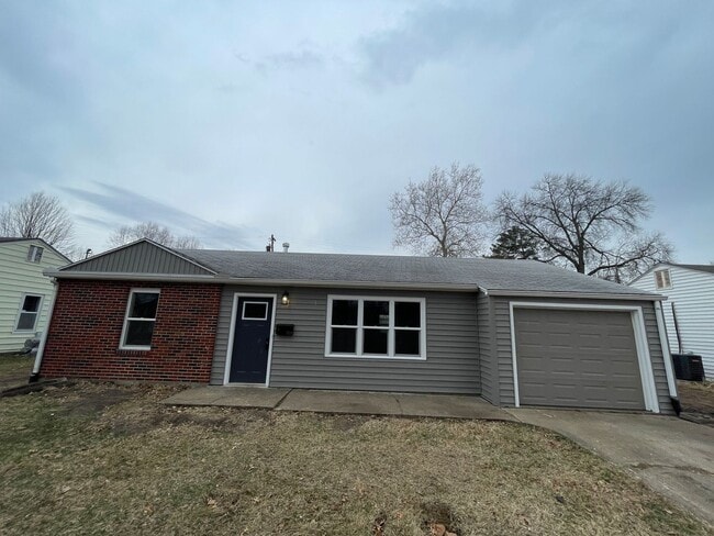 2321 SW Morningside Rd in Topeka, KS - Building Photo - Building Photo