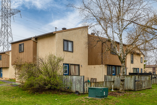 Tanglewood in Ottawa, ON - Building Photo - Building Photo