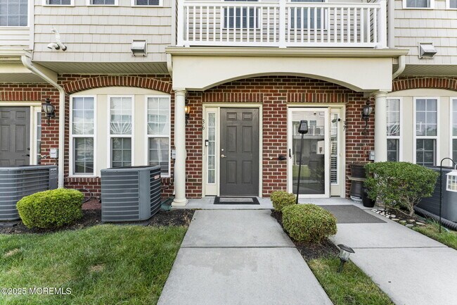 36 Kyle Dr in Tinton Falls, NJ - Building Photo - Building Photo