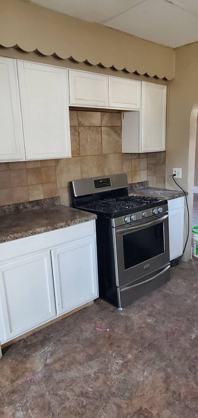 1213 Woodland Ave SE in Massillon, OH - Building Photo - Building Photo