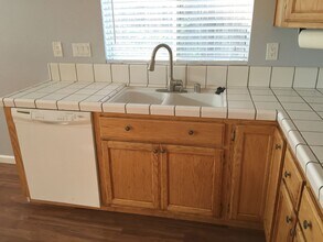2444 Albany Ave in Davis, CA - Building Photo - Building Photo