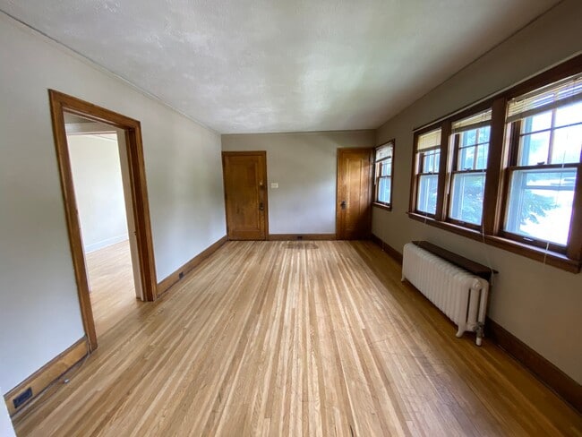 908 E 4th St in Duluth, MN - Building Photo - Building Photo