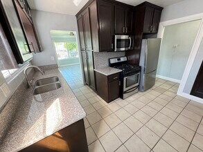 3014 S Cochran Ave in Los Angeles, CA - Building Photo - Building Photo