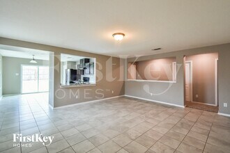 8414 Piedras Crk in San Antonio, TX - Foto de edificio - Building Photo