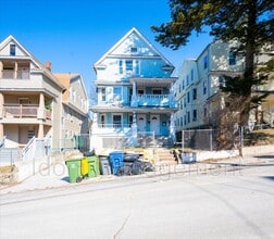 33 Giles St in Waterbury, CT - Building Photo - Building Photo