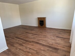 3832 Rae St, Unit 6 in Regina, SK - Foto de edificio - Building Photo