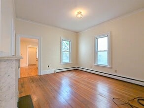 21 Howe St, Unit 15-1 in Somerville, MA - Building Photo - Building Photo