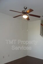 3044 Enchanted Walk in Sacramento, CA - Building Photo - Building Photo