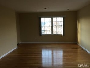 22 N Whittier St in Carteret, NJ - Building Photo - Building Photo